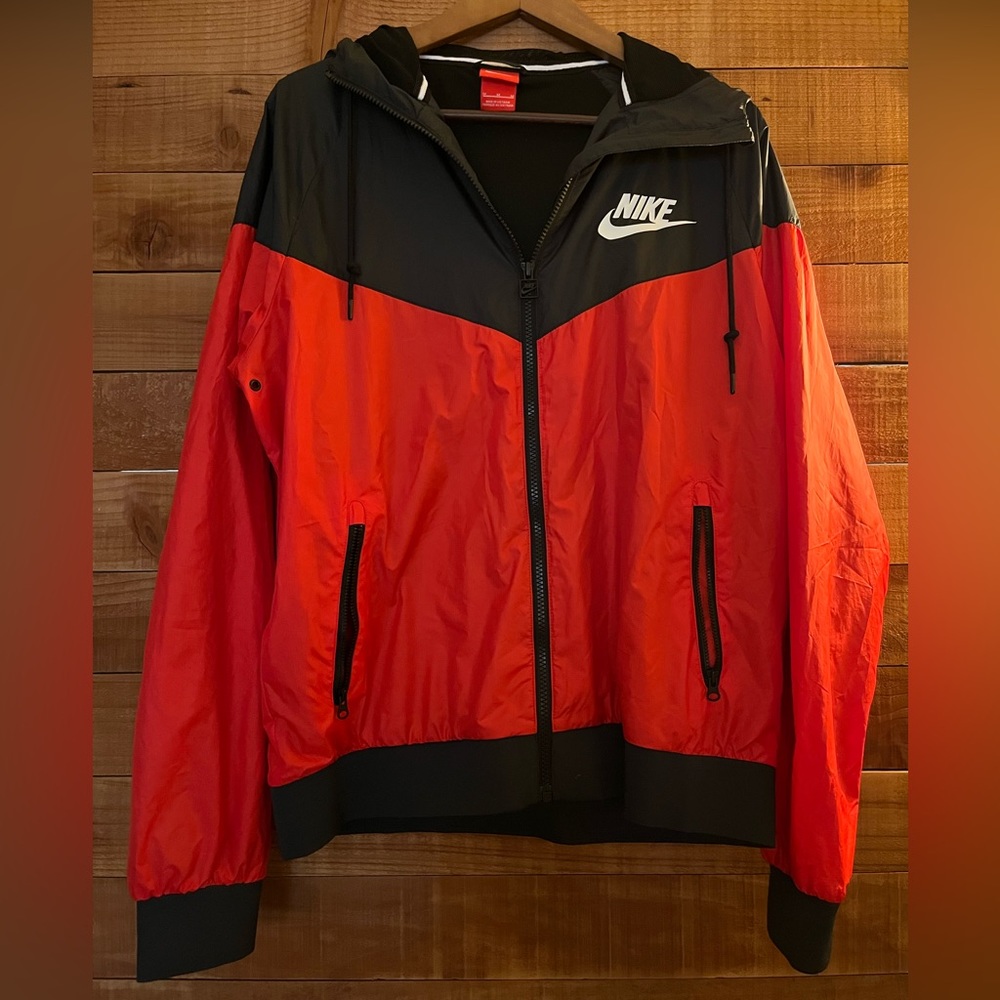 Nike zip up windbreaker jacket with hood